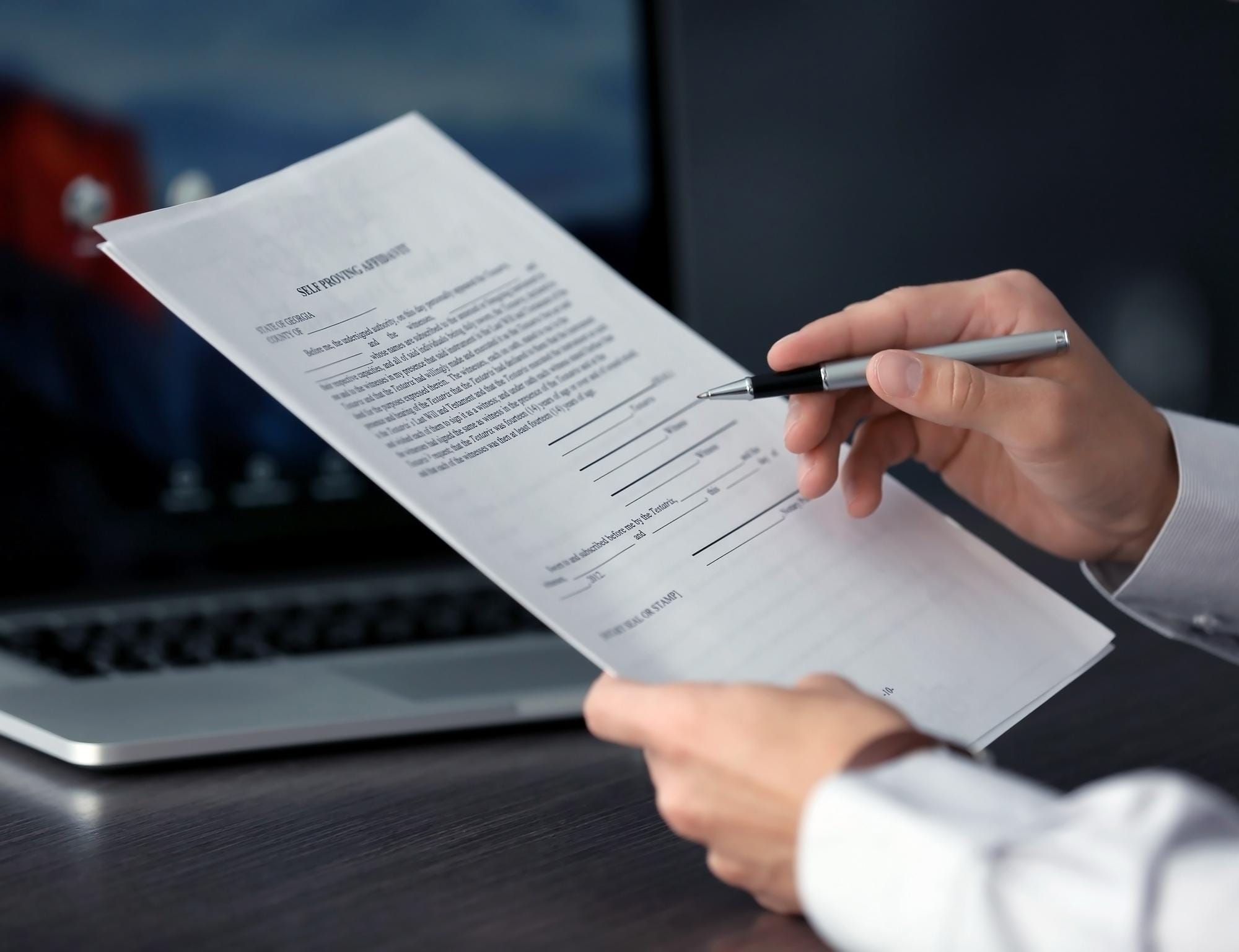 Signature d'un contrat sur un poste de travail