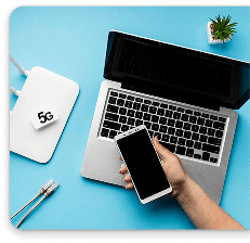 Box 5G mobile avec laptop et smartphone